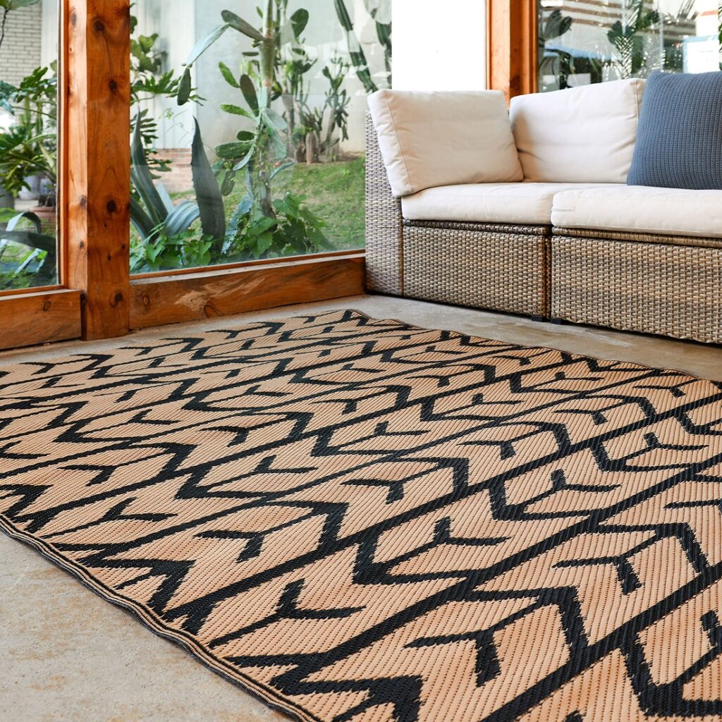 Outdoor Rugs image 1